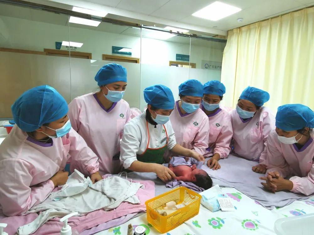 紫云妇婴监护型护送
